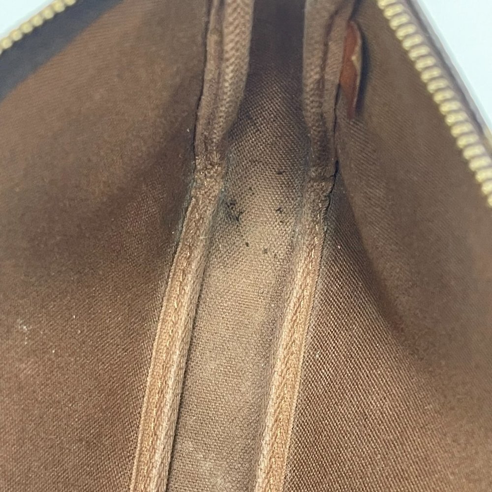 •SOLD• Louis Vuitton Monogram Pochette Accessories - Picture 14 of 15